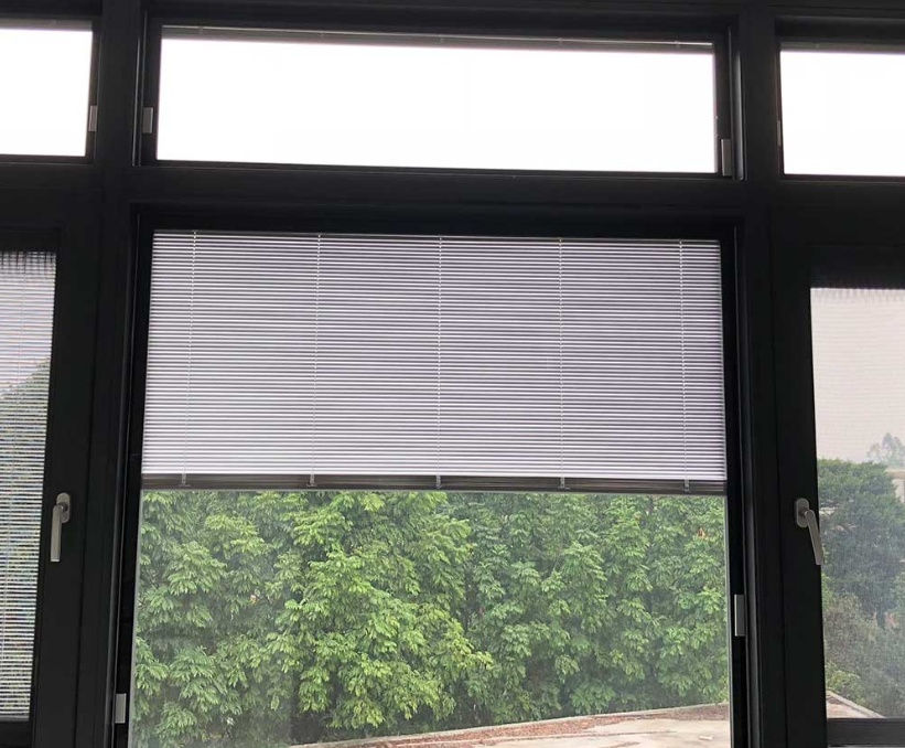 Thermal break aluminum windows with energy efficient insulation strips