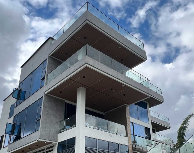 PAVIDA, fenêtres et portes en aluminium : une présence mondiale et un service local
